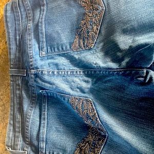 2 pair NYDJ lift and tuck size 8